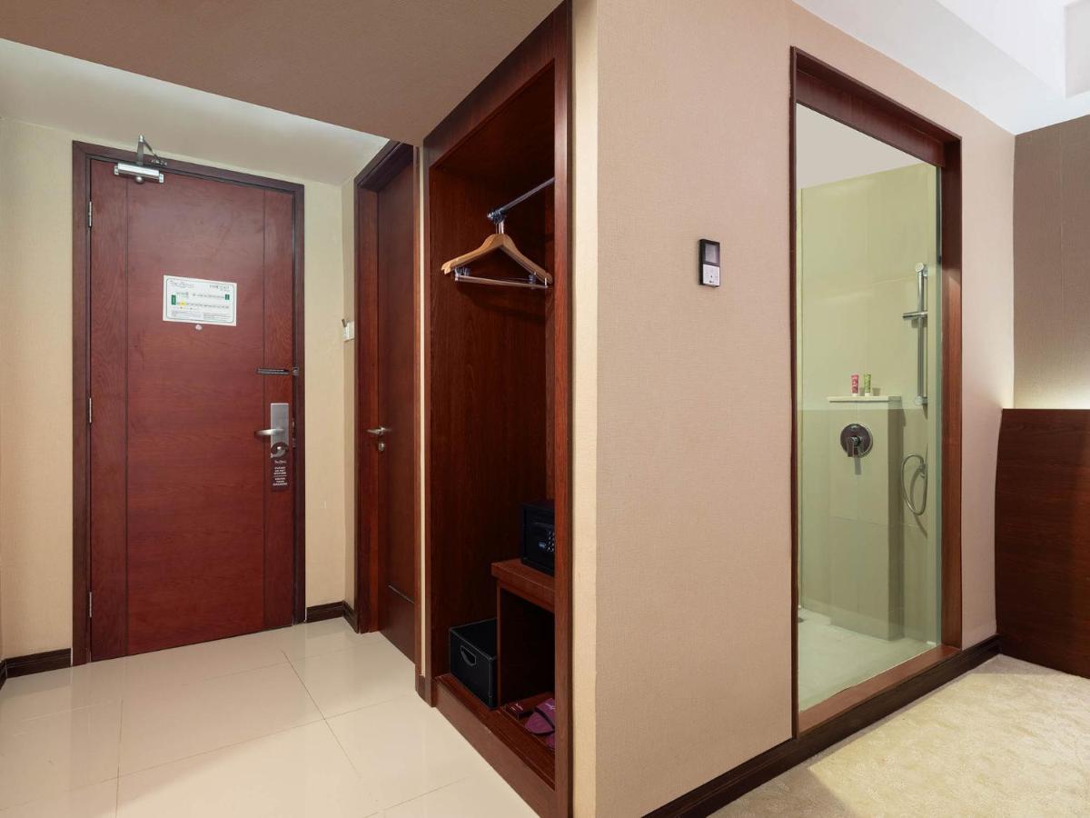 The Alana Yogyakarta Hotel And Convention Center Sleman  Kültér fotó