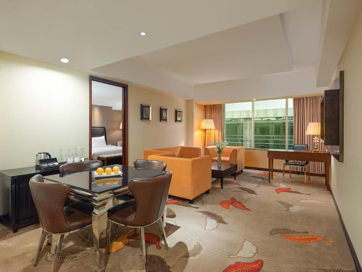 The Alana Yogyakarta Hotel And Convention Center Sleman  Kültér fotó