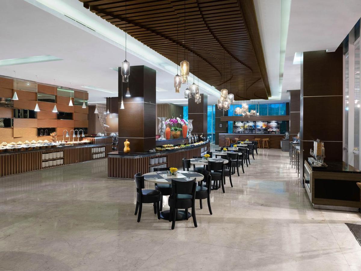 The Alana Yogyakarta Hotel And Convention Center Sleman  Kültér fotó